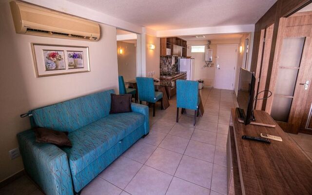 Flats com ampla varanda - 150m da Praia de Ponta Negra