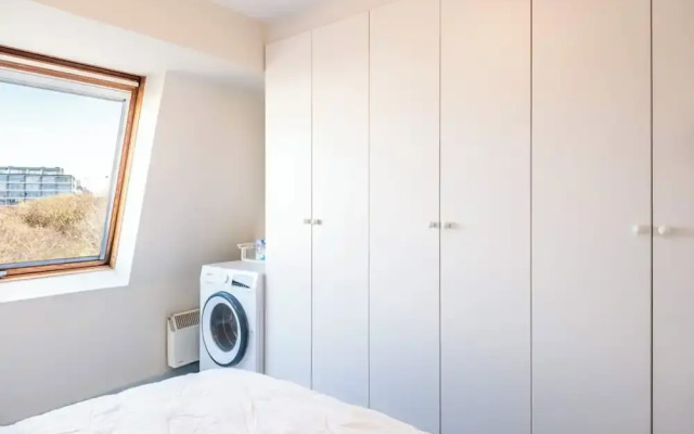 Corner Apartment With 2 Bedrooms