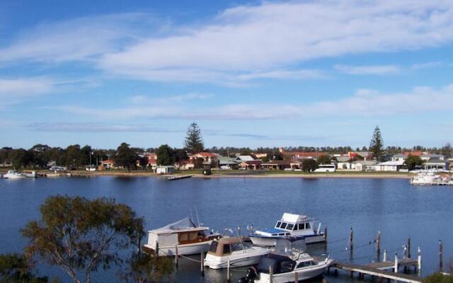 Econo Lodge Absolute Lakes Entrance Motel