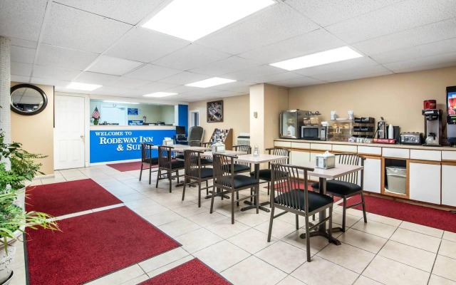 Rodeway Inn & Suites Ithaca South