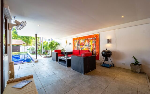 3 BR Pool Villa in Great Location BUB