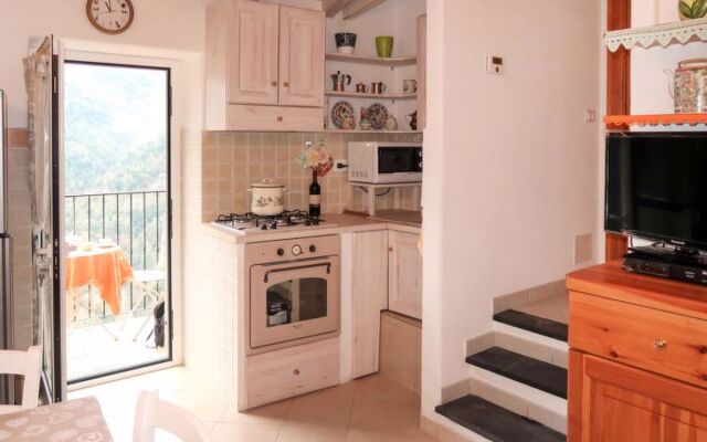 House Reanna Apricale
