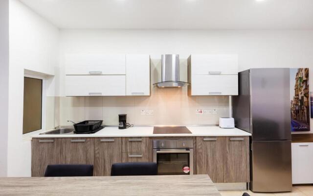 PC3- Centrally Located Apt-Close to University