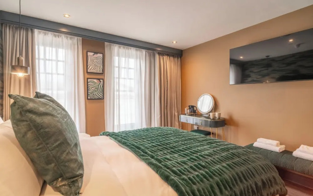 Howfield Hotel