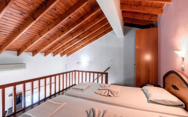 APARTMENT3 50metres from THE sea 'NEW LISTING'