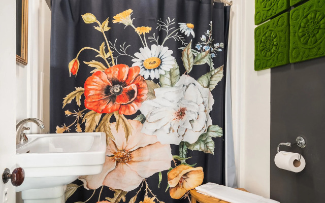 Twin Gables of Woodstock