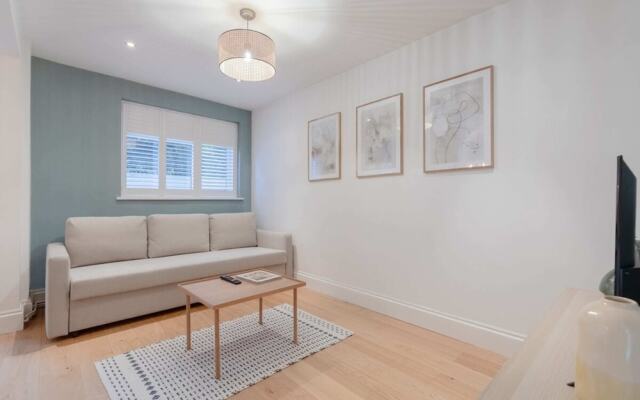 Newly Refurbished 2BD Flat - Wimbledon Village!