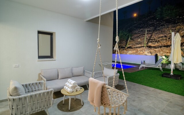 Dov Garden apartment with private pool