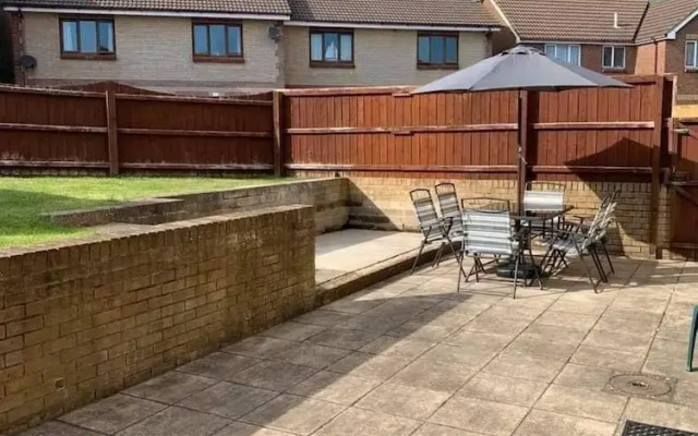 Cozy Beach House in Sandown - 3 Bedrooms