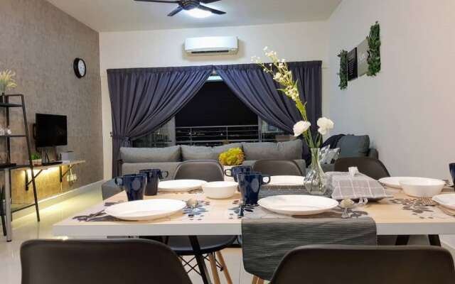 Puchong 8-12 pax Cozy Apartment IOI