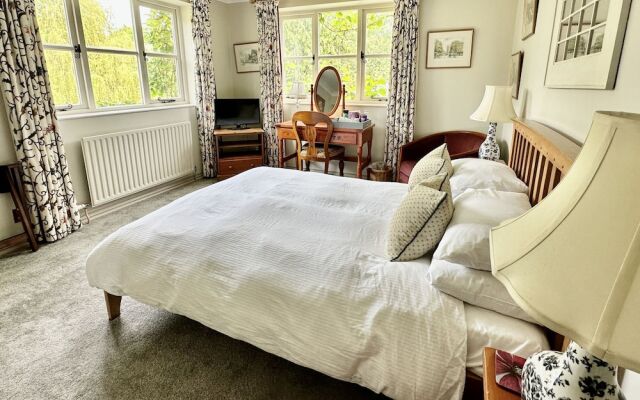 Farthings Hotel and Restaurant