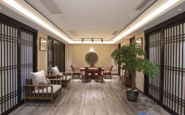 Huacheng·Guanshan Hotel (Guiyang Municipal Government Guanshanhu Park Branch)