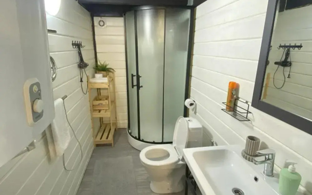 Lakost Cottage 1