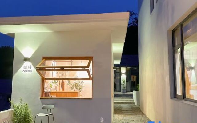 Zhujiari floating home