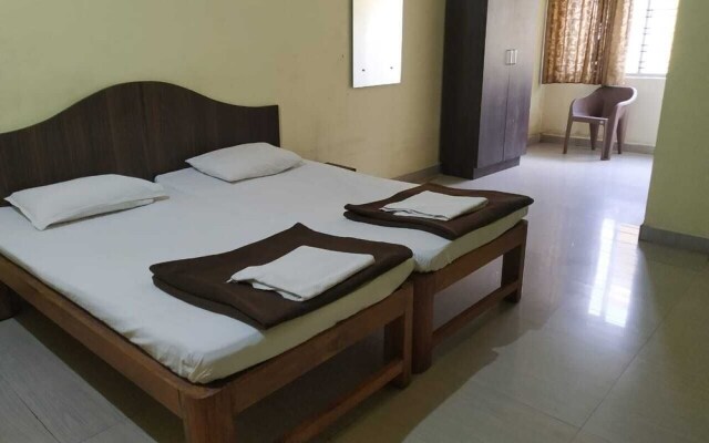 iROOMZ Hotel Vishwa Lodging