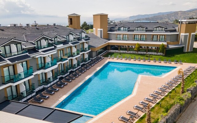 Ramada Resort By Wyndham Pamukkale Thermal Hotel