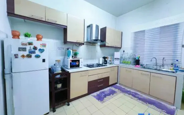 Sri Ixora Kajang | Spacious 3BR w/ Full A/C
