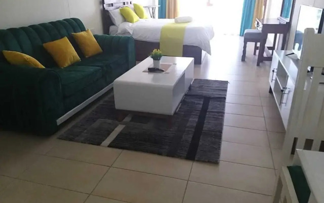 Lux Suites Golden Sun Studio Apartments