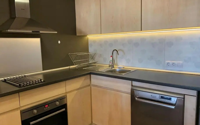 Sliver city next to paradise mall and metro