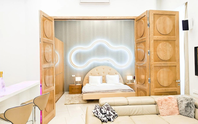 120M2 LUXURY CONDO with SAUNA, JACUZZI, CINEMA In Downtown Budapest