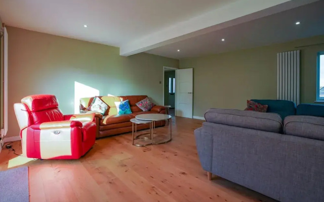 Unique 5BD Farm House Perfect for Relaxing