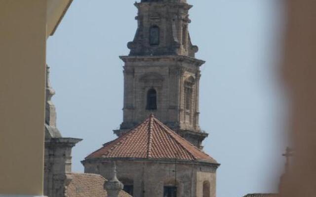 Il Cedrangolo House