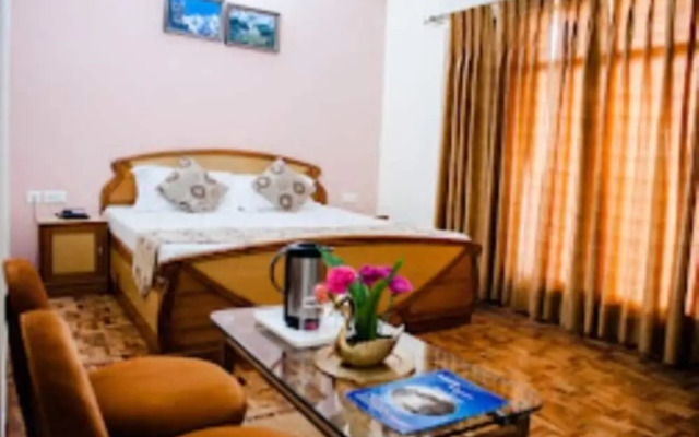 Hotel Kalra Regency