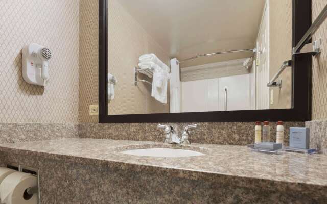 Wingate by Wyndham Chicago Schaumburg