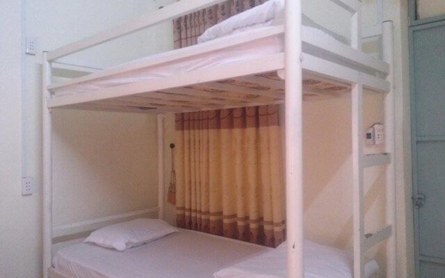 Oasis Bar and Hostel