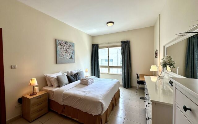 Lux BnB I Turia Tower I Lake & Garden View