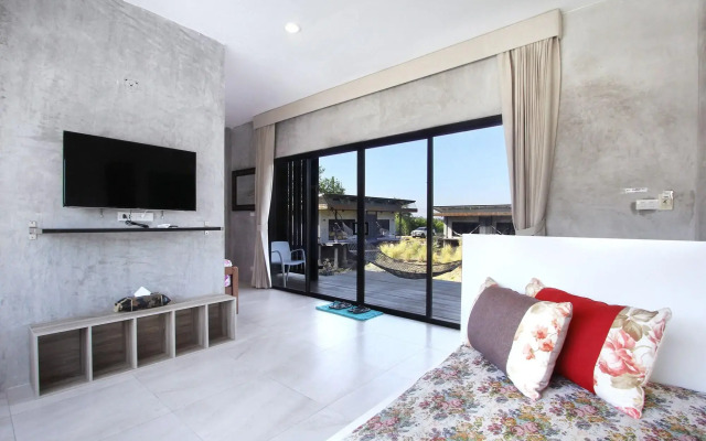 White Knot Khao Yai