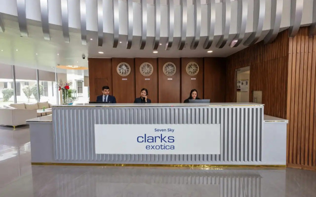 Seven Sky Clarks Exotica