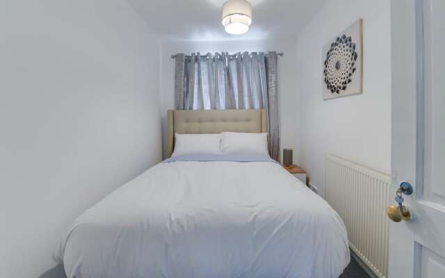 Remarkable 3-bed House in Middleton Manchester