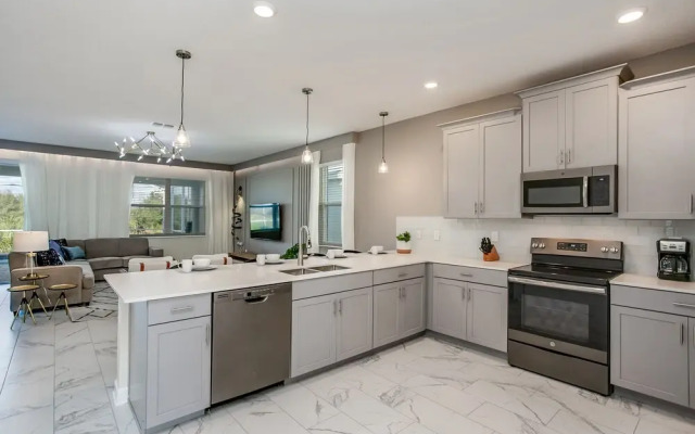 Stunning Villa w/ No Rear Neighbors! Near Disney