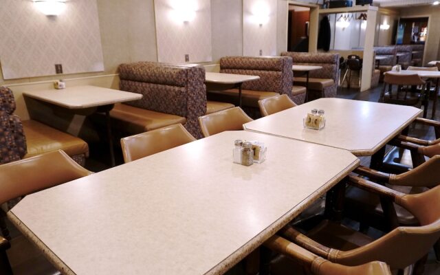 The Ritz Cafe and Motor Inn