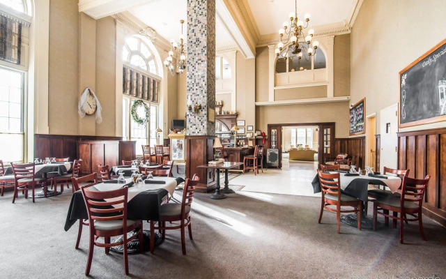 DoubleTree by Hilton Utica