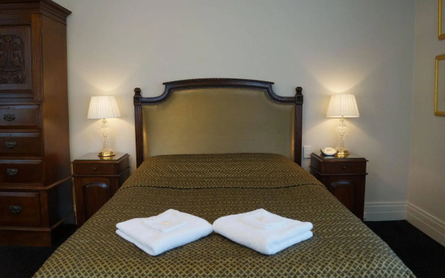 Royal Exhibition Hotel