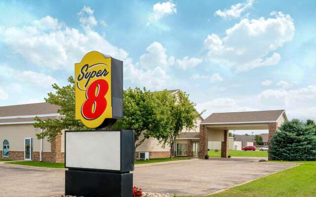 Super 8 by Wyndham Beresford
