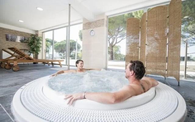 Camping Domaine du Colombier - Yelloh Village