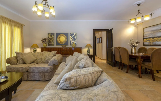 Solaris Methea Deluxe Suites