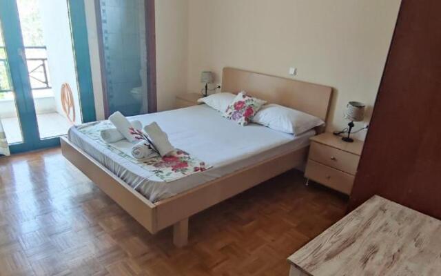 Villa Rodia 2 guests