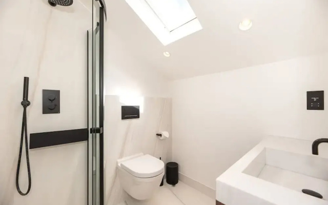 Elegant and Bright 3-bed Flat Near Sloane Square