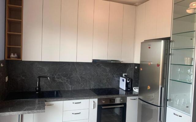 Modern cozy apt w/in 10 min walk from main square