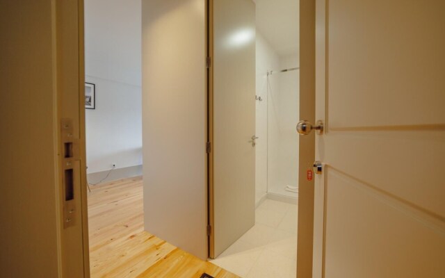 Legacy Oporto Design Apartment E by Vacationy