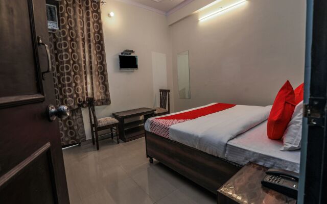 OYO 14911 New Airport Residency