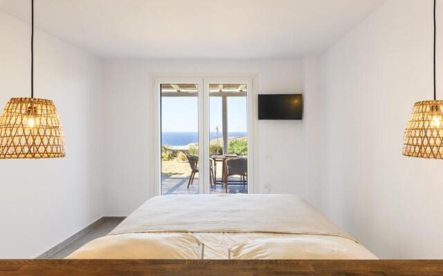 Mesmerising Sea View Lia Residence
