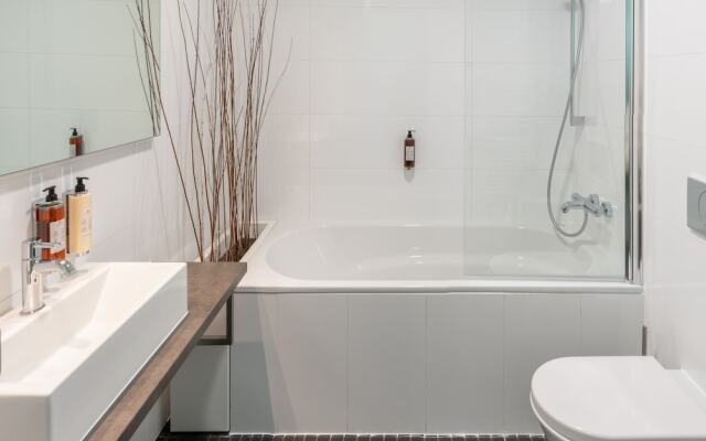 VN3 Terraces Suites by Adrez Living