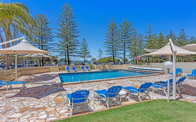 Seaview Coastal Retreat
