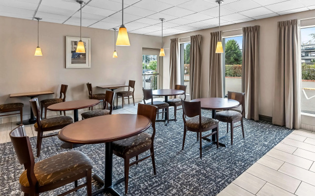 SureStay Hotel by Best Western SeaTac Airport North