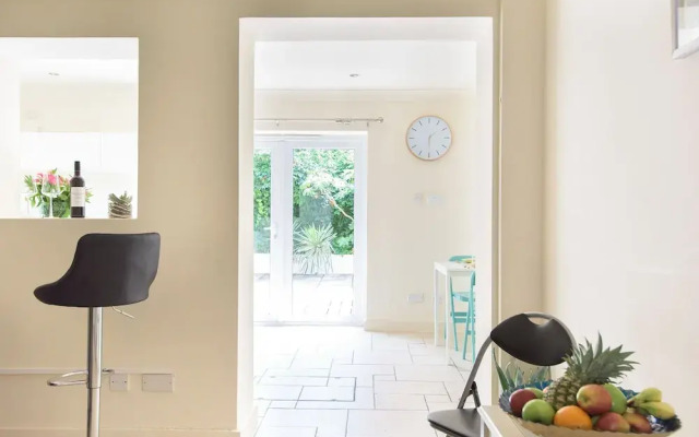 Platinum Apartment Mornington Crescent 9986
